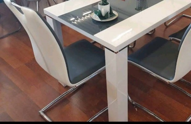 Magasfny tkez asztal (140x80)4 db szkkel (42x43x101) elad. 