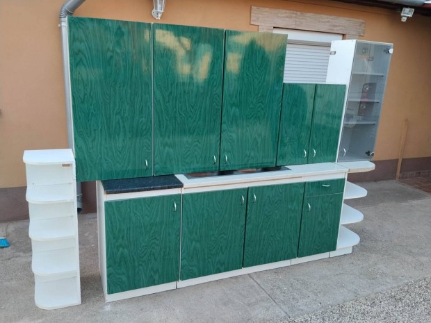 Magasf�ny� konyhab�tor 