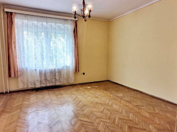Magasföldszinti + Műanyag nyílászárós + Azonnal birtokba vehető