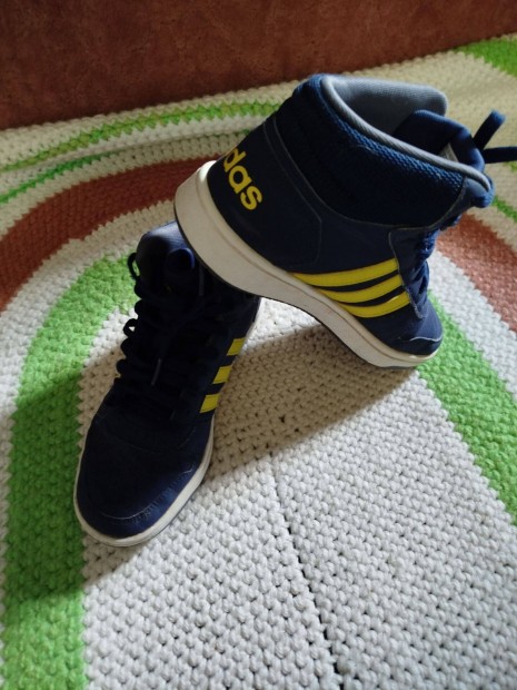 Magasszr sportcip, adidas, 38-as