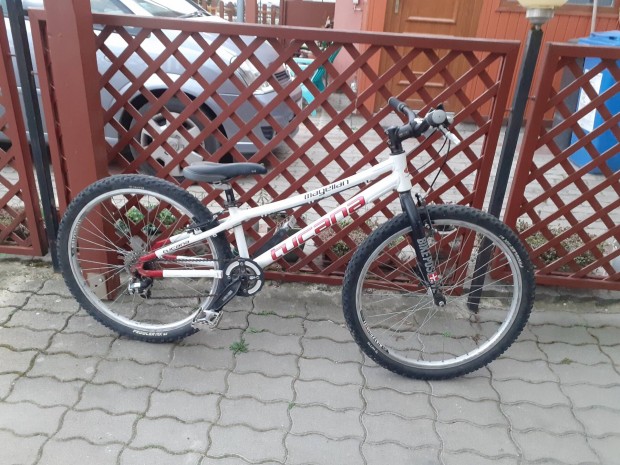 Magellan tucana dirt bike