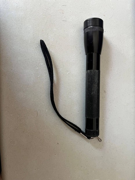 Maglite Zseblámpa (2 DB AA Elem Működteti)