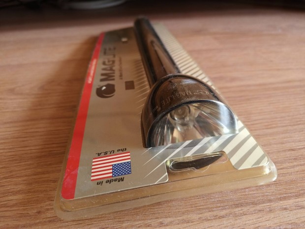 Maglite zseblmpa s fali konzol 