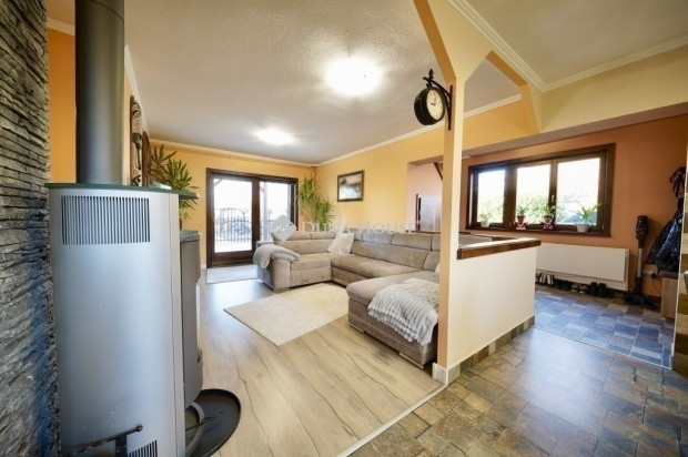 Magl�di 100 nm-es h�z elad�