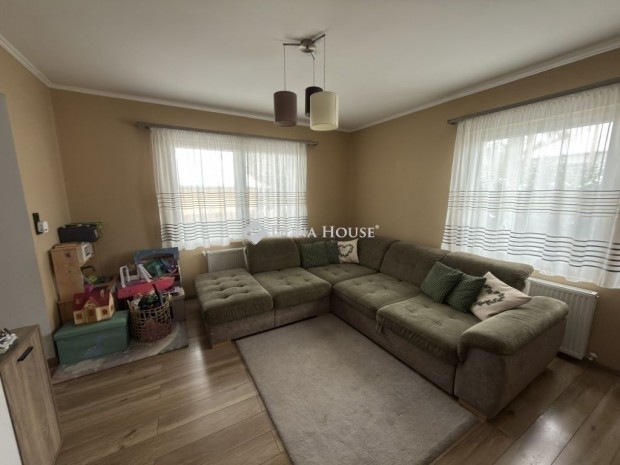 Magl�di elad� 100 nm-es h�z