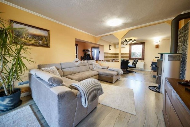 Magl�di elad� 100 nm-es h�z #5162812