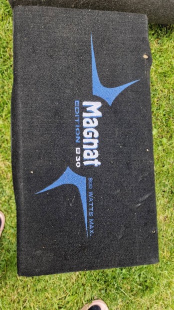 Magnat Mélyláda 800 Watt