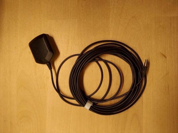 Mgneses GPS antenna MCX csatlakozval