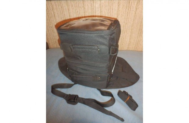 M�gneses r�gz�t�s� k�t r�szes motoros tankt�ska �j �llapot�