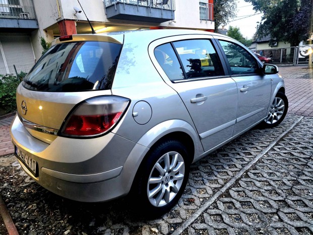 Magyar Opel H Astra 1.7 Cdtdi 5 Ajtós Elegance