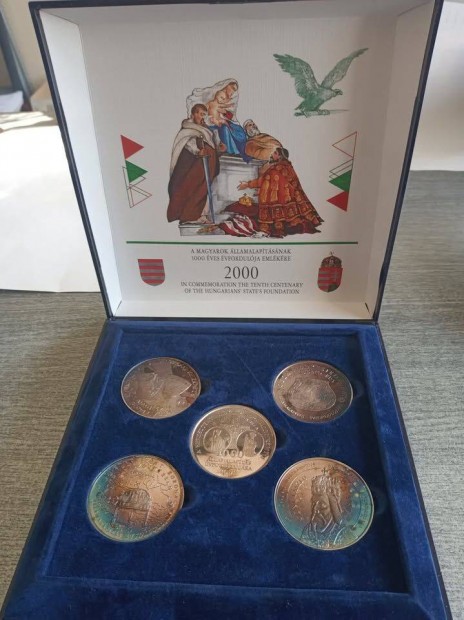 Magyar államalapítás évfordulójára emlékérem szett