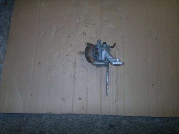 Magyar dongo karbur�tor leveg�sz�r�vel,szivocsonkkal