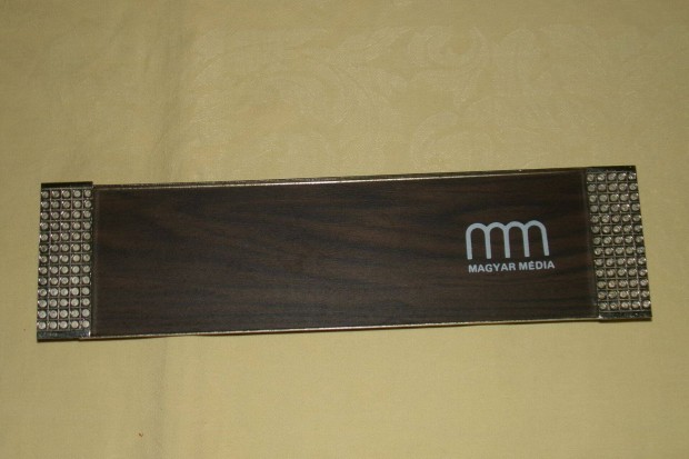 Magyar mdia asztalkzp 27,5x7x1,5cm
