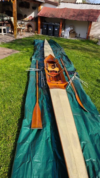 Mahagni fa Skiff versenyhaj