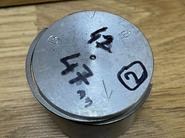 Mahle 47L12 R021 "B" láncfűrész dugattyú eladó. 47mm. #2
