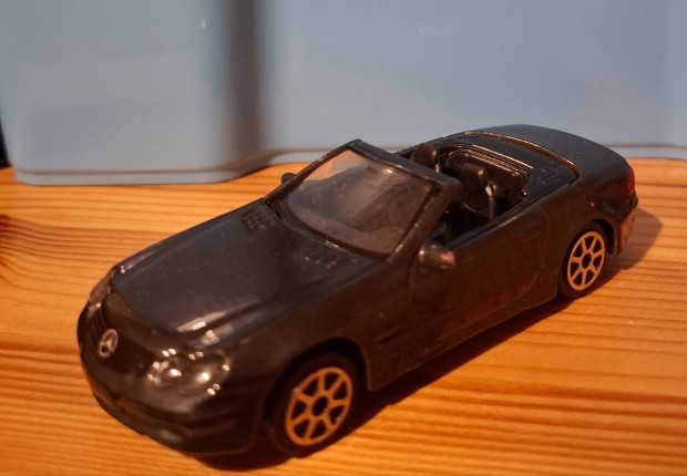 Maisto Mercedes Benz Sl class kisautó