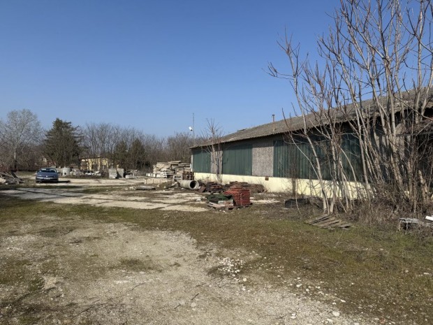 Majosh�za, 51-es uthoz utca, 900 m2-es, telephely, fel�j�tand�