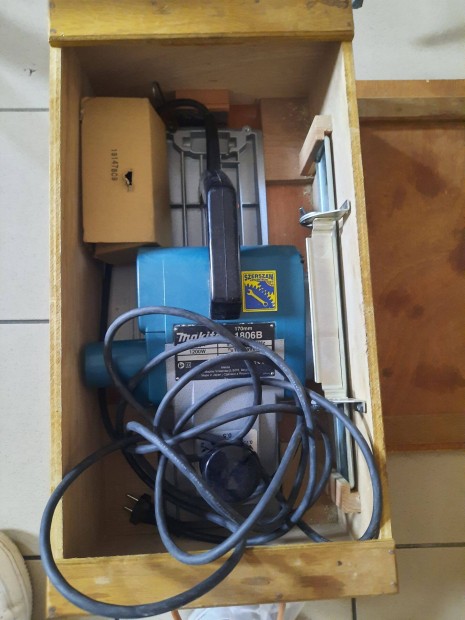 Makita1806B ácsgyalú