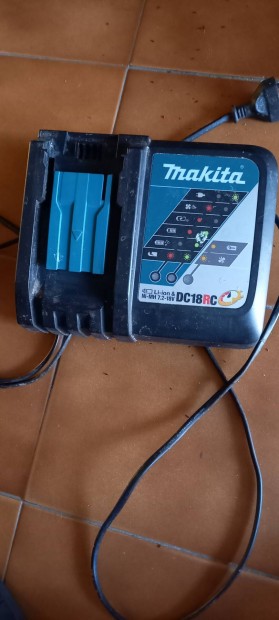 Makita 18V akkumulátor töltő eladó 