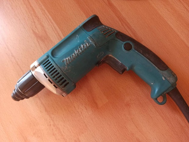 Makita 6825R Csavarozgp