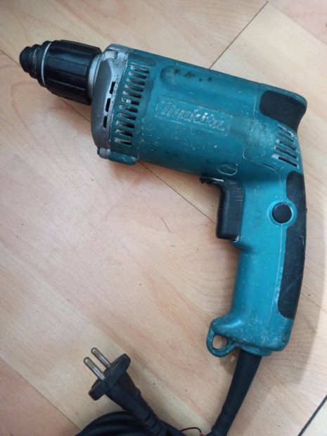 Makita 6825R Kartonozgp