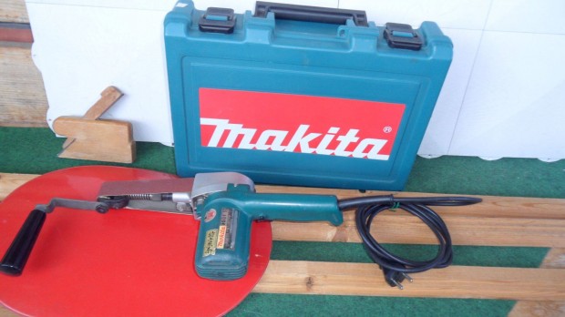 Makita 9031 Keskeny szalagcsiszol tbbfunkc. csiszol Bosch paprral