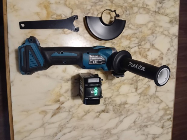 Makita DGA404es akkus flex