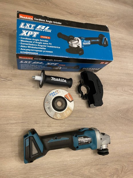 Makita DGA504Z akkus flex 