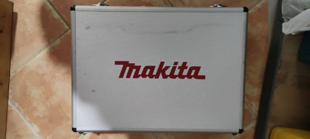 Makita GA5030R sarokcsiszol + Makita HP1640 tvefr makita kofferben