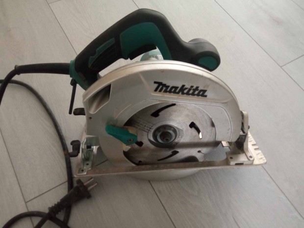 Makita HS7601 Krfrsz (1200W/190mm)