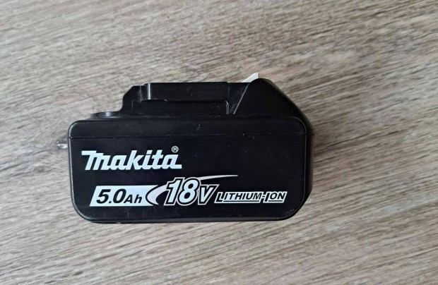 Makita akkumultor akksi 18 V . 5 AH . j !