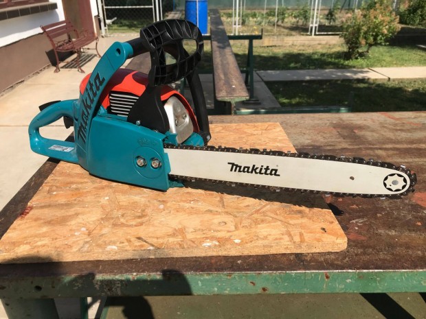 Makita láncfűrész