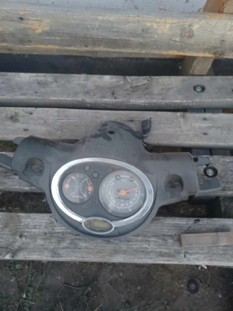 Malaguti Centro 125 km �ra / m�szerfal