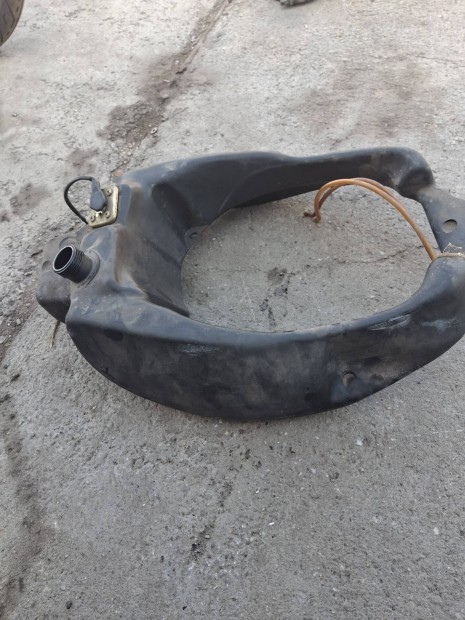 Malaguti F15 zemanyag tank s szintjelz 