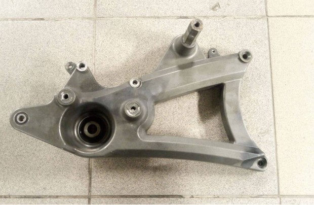Malaguti Madison 120-150 kipufogó tartó