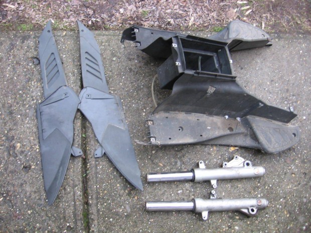 Malaguti Madison 125 - Haszn�lt alkatr�sz - Robog�