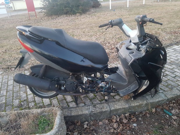 Malaguti Madison 125 nagyrobog