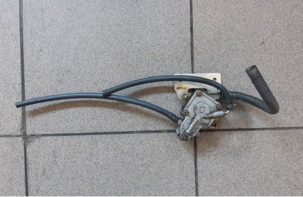 Malaguti Madison 250 benzin pumpa