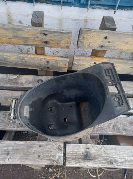 Malaguti f10 sisak tart�