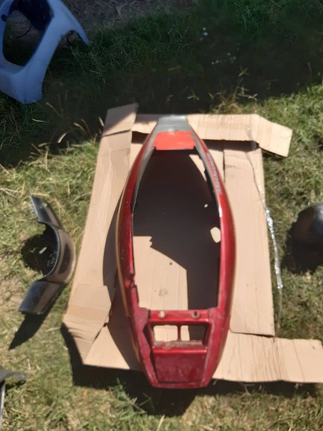 Malaguti f12 �l�s alatti idom