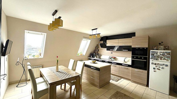 Malomkertben 83 NM-Es 2 Szoba Amerikai Konyha Nappalis Lak�s