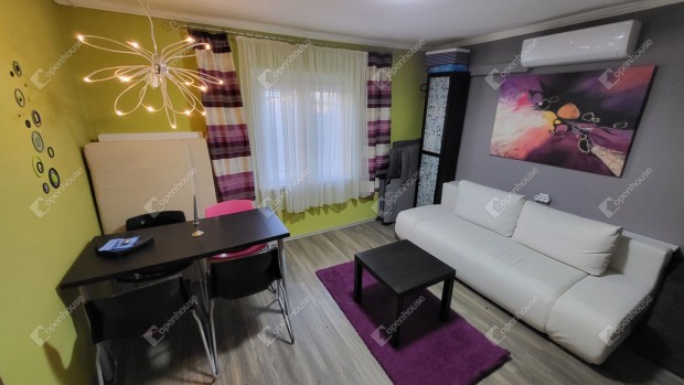 M�lyi-t� k�zel�ben fel�j�tott h�z elad� , eg�sz �vben nyaral�s!