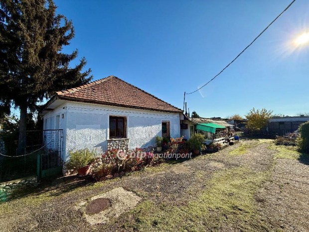 M�lyii 275 nm-es h�z elad�