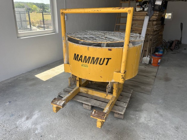 Mammut kardán hajtású betonkeverő