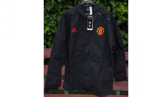 Manchester United eredeti adidas fekete kabt (M-es)