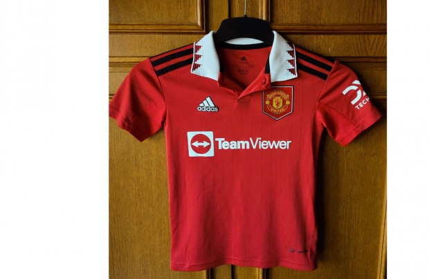 Manchester United piros eredeti adidas galléros 2022 gyerek 128