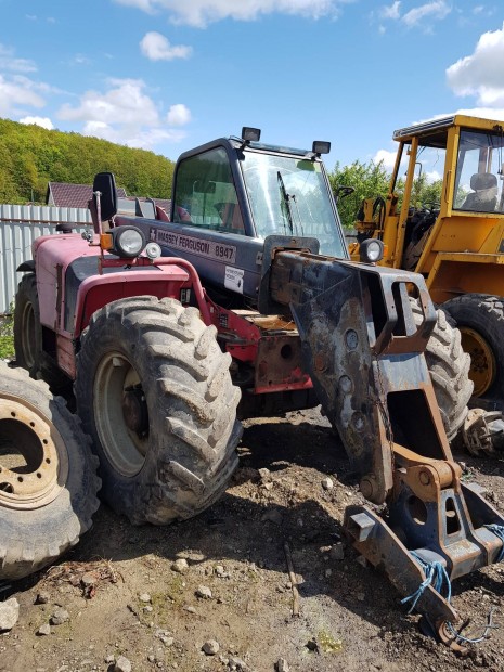 Manitou MF.egyben vagy darabokban.