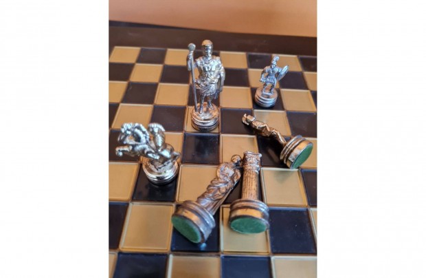 Manopoulos sakk-kszlet grg-rmai rz figurkkal 25x25 cm