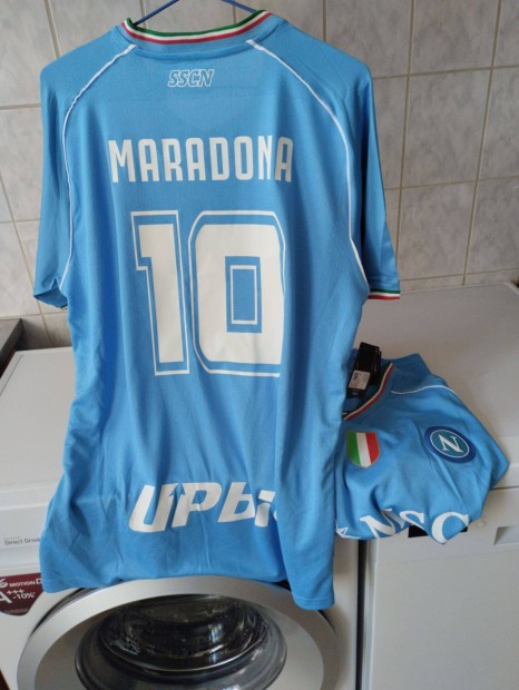 Maradona feliratos Napoli mezek