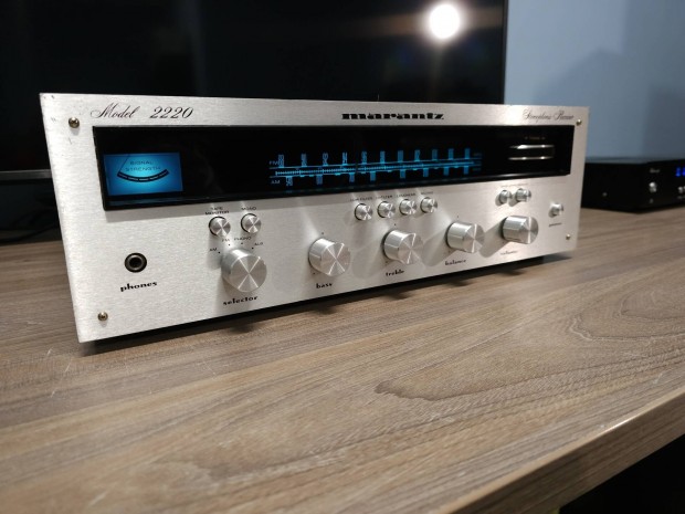 Marantz Model 2220 